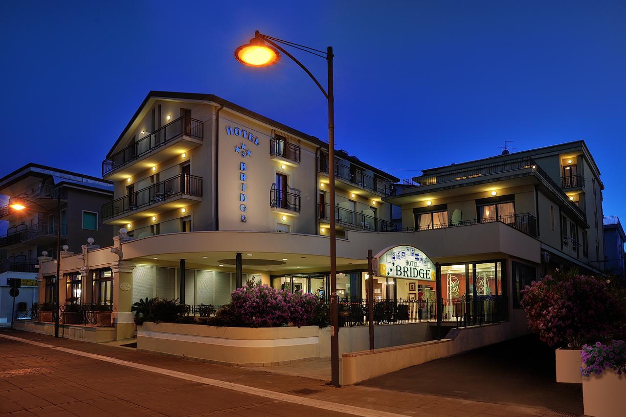 Hotel Bridge Bellaria-Igea Marina Exteriör bild