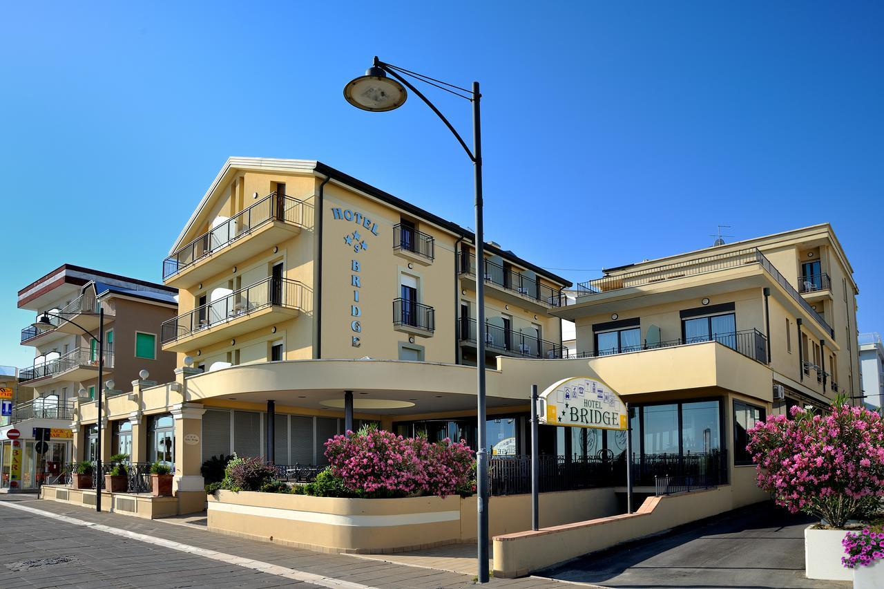 Hotel Bridge Bellaria-Igea Marina Exteriör bild